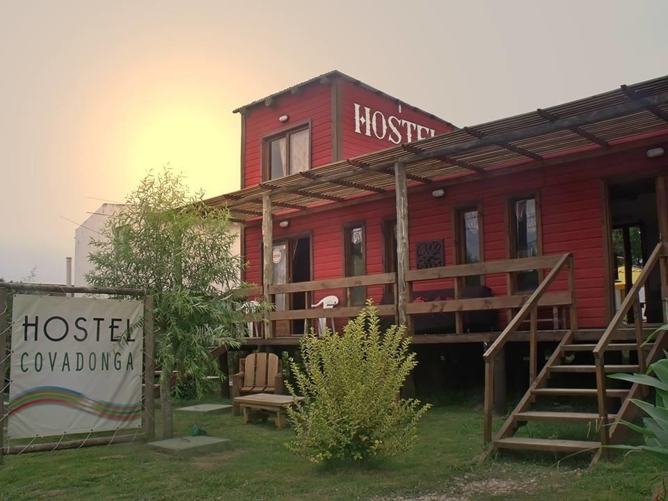 Hostel Covadonga 拉佩德雷拉 外观 照片